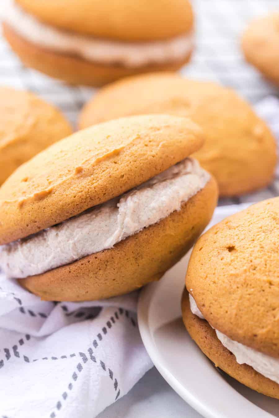 Pumpkin Spice Whoopie Pies