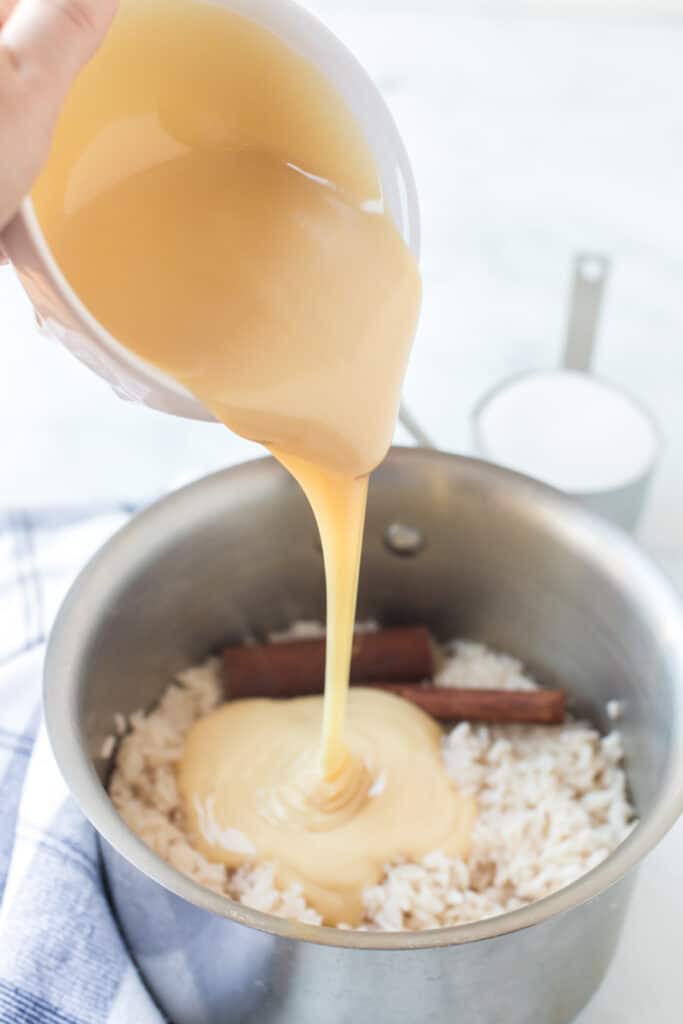 pudding mix being folded into the rice mixture