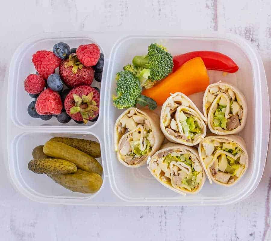 Pinwheel recipes for lunch boxes are a fast and simplified way to pack lunches for little ones (and adults, too!) on the go that keep well for school or work lunches. #lunchboxes #pinwheels #lunch #packedlunchideas #tortillas #tortillarollup #lunchbox