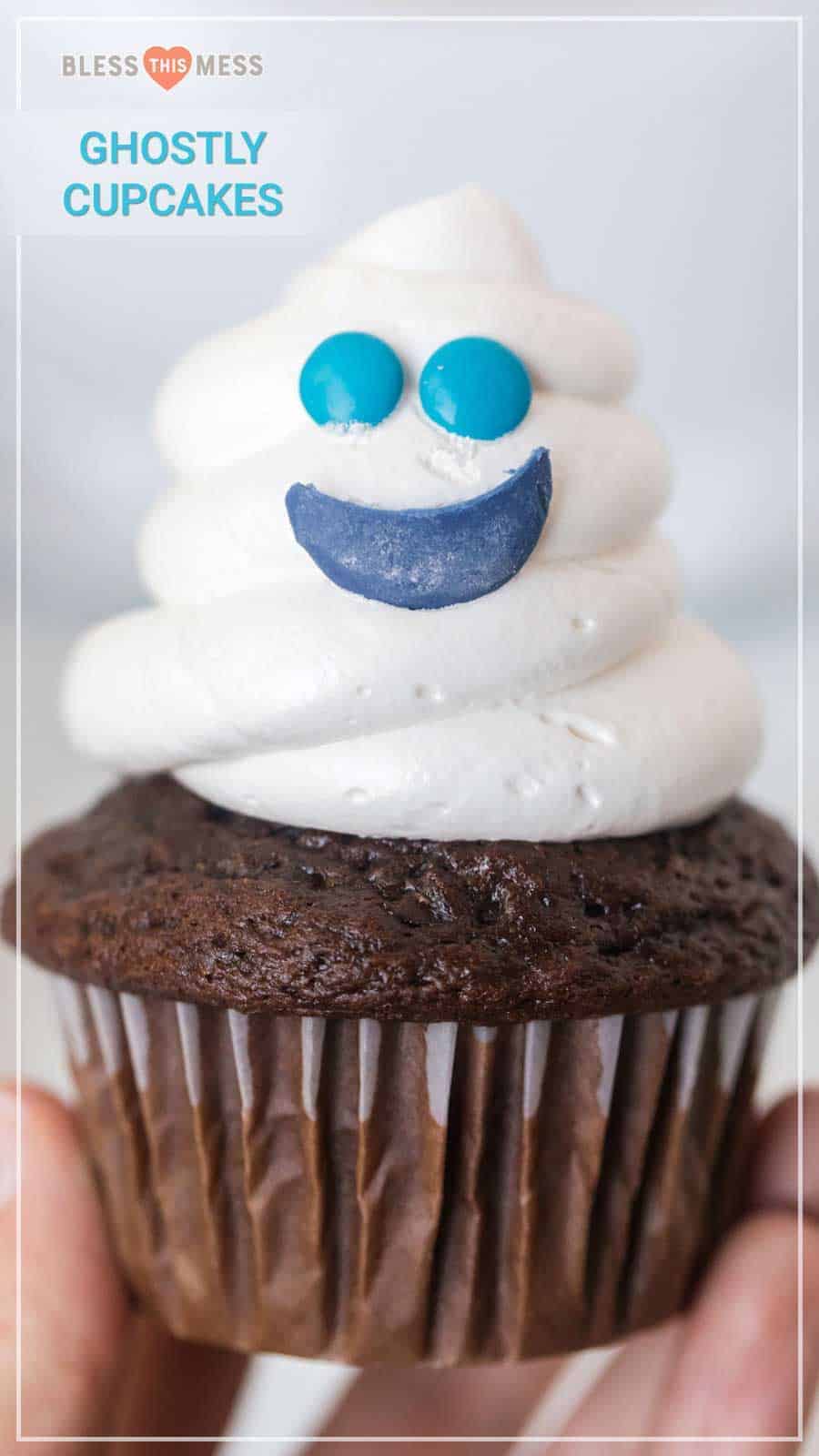 Halloween ghost cupcakes are such a simple and sweet festive treat for all your Halloween parties and celebrations, and they are so easy to make! #cupcakes #chocolatecupcakes #halloween