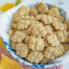 pumpkin spice spritz cookies in a bowl