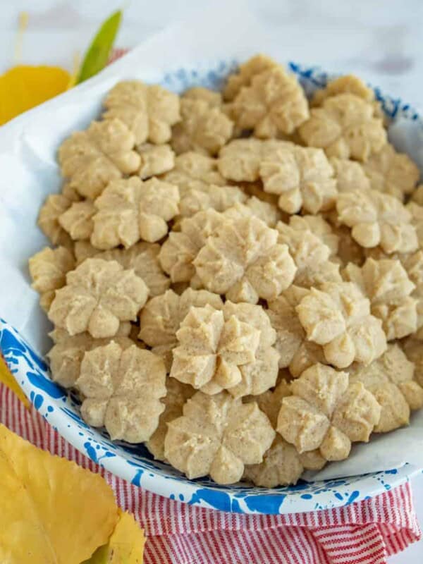 pumpkin spice spritz cookies in a bowl