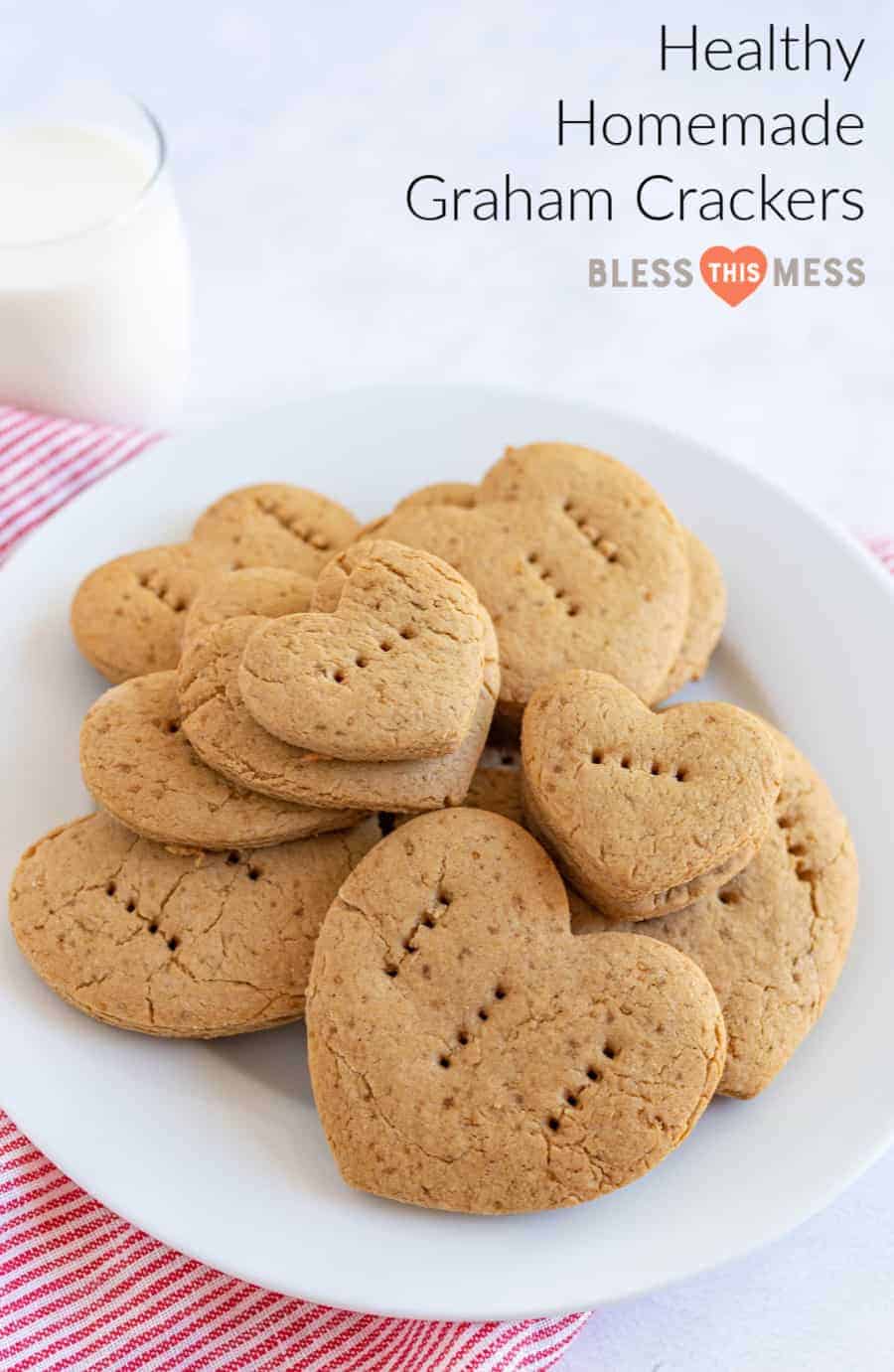 This simple graham cracker recipe is a perfect on-the-go snack for busy days, and they come together easily for stress-free snacking for the whole family. They taste delicious with new @HorizonOrganic Growing Years milk for your kiddos ages 1 to 5! #iHeartHorizon #HorizonGrowingYears #ad #recipe #healthykids #grahamcrackers #homemadegrahams 