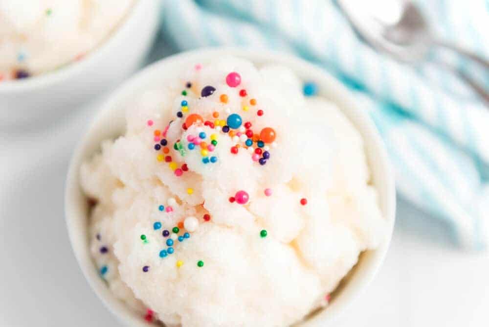 quick-and-easy-snow-ice-cream-13.jpg