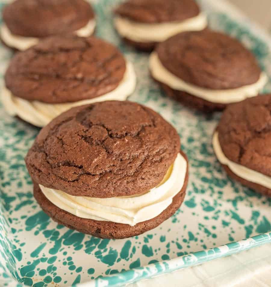 https://www.blessthismessplease.com/wp-content/uploads/2021/02/whoopie-pie-recipe-3.jpg