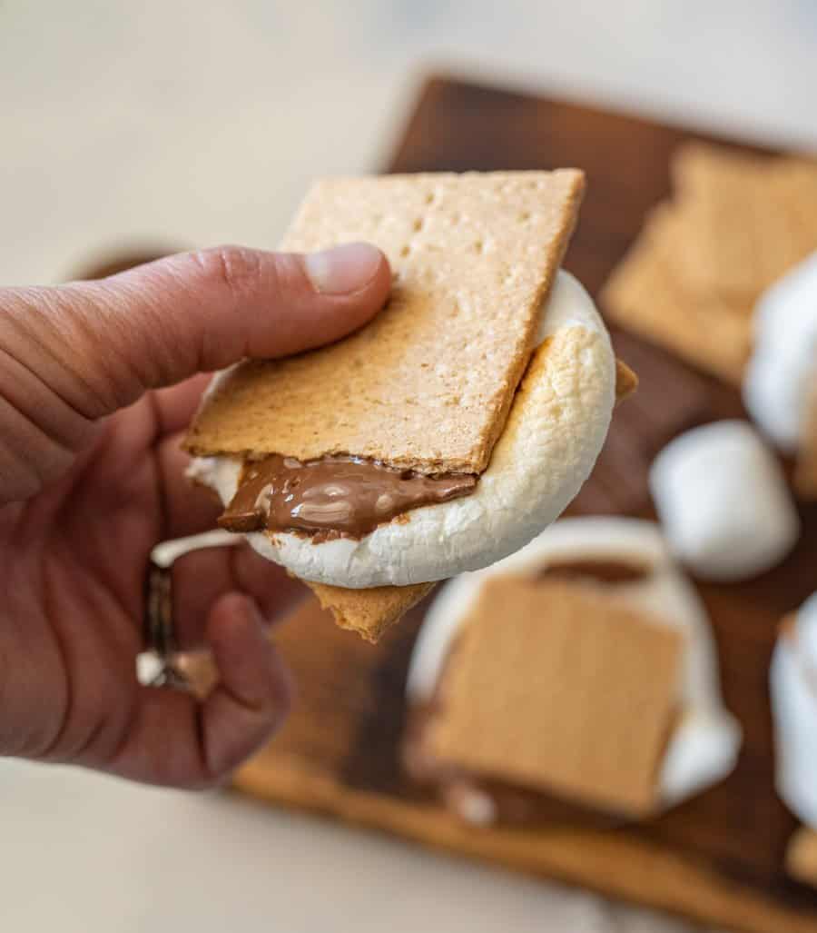 hand holding a smores