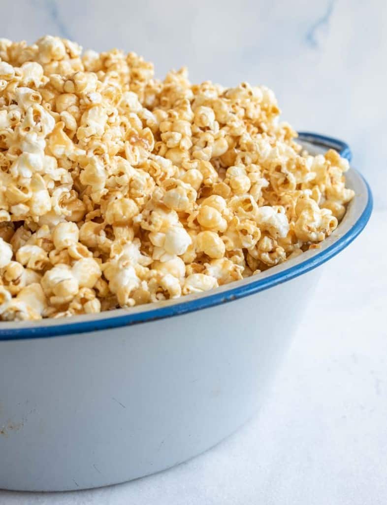 EASY HOMEMADE CARAMEL POPCORN - Butter with a Side of Bread