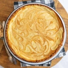 top view of whole pumpkin cheesecake