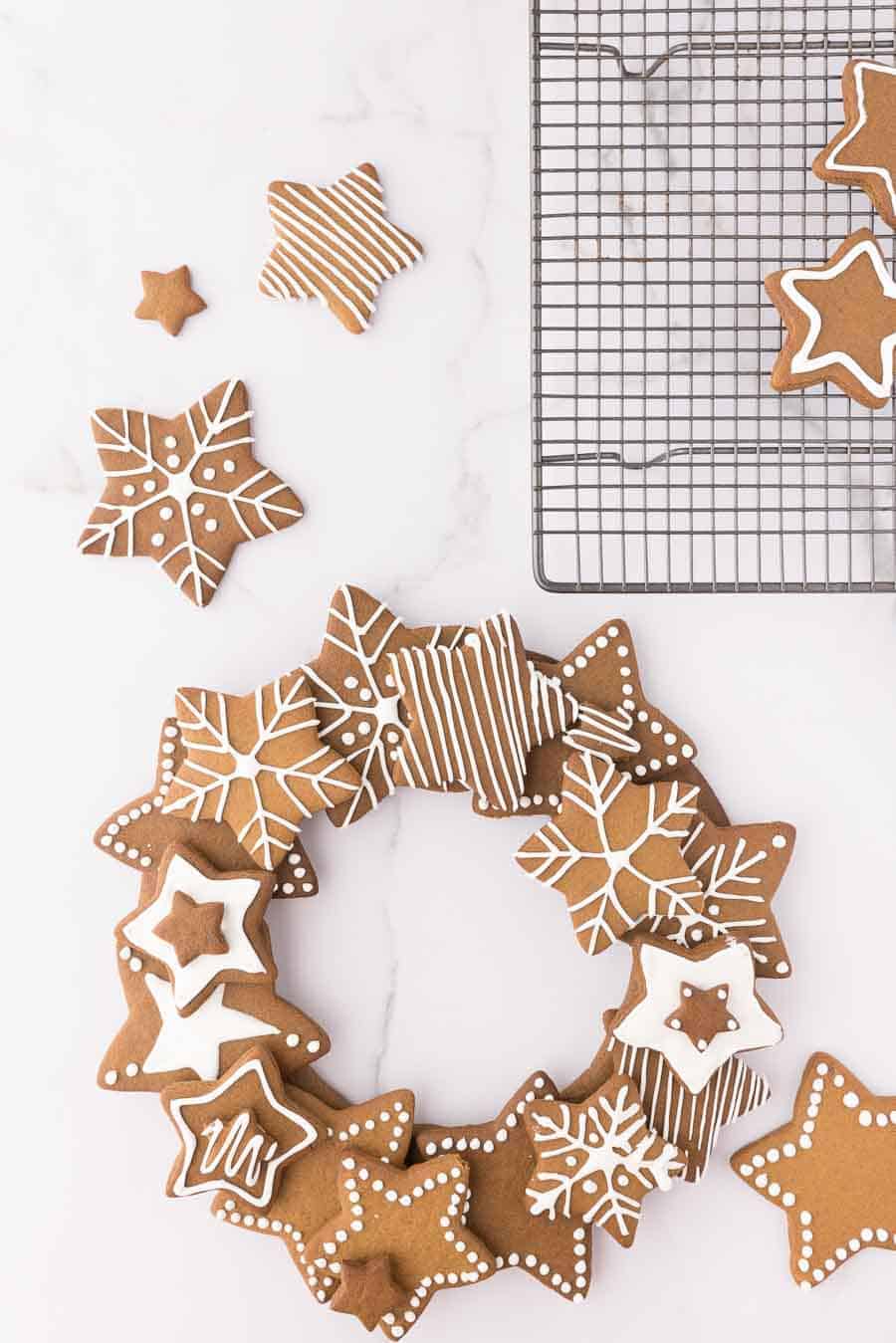 star shaped gingerbread cookie wreath