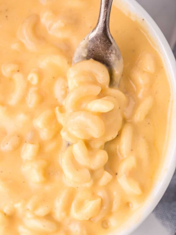 close up bowl of crock pot mac and cheese