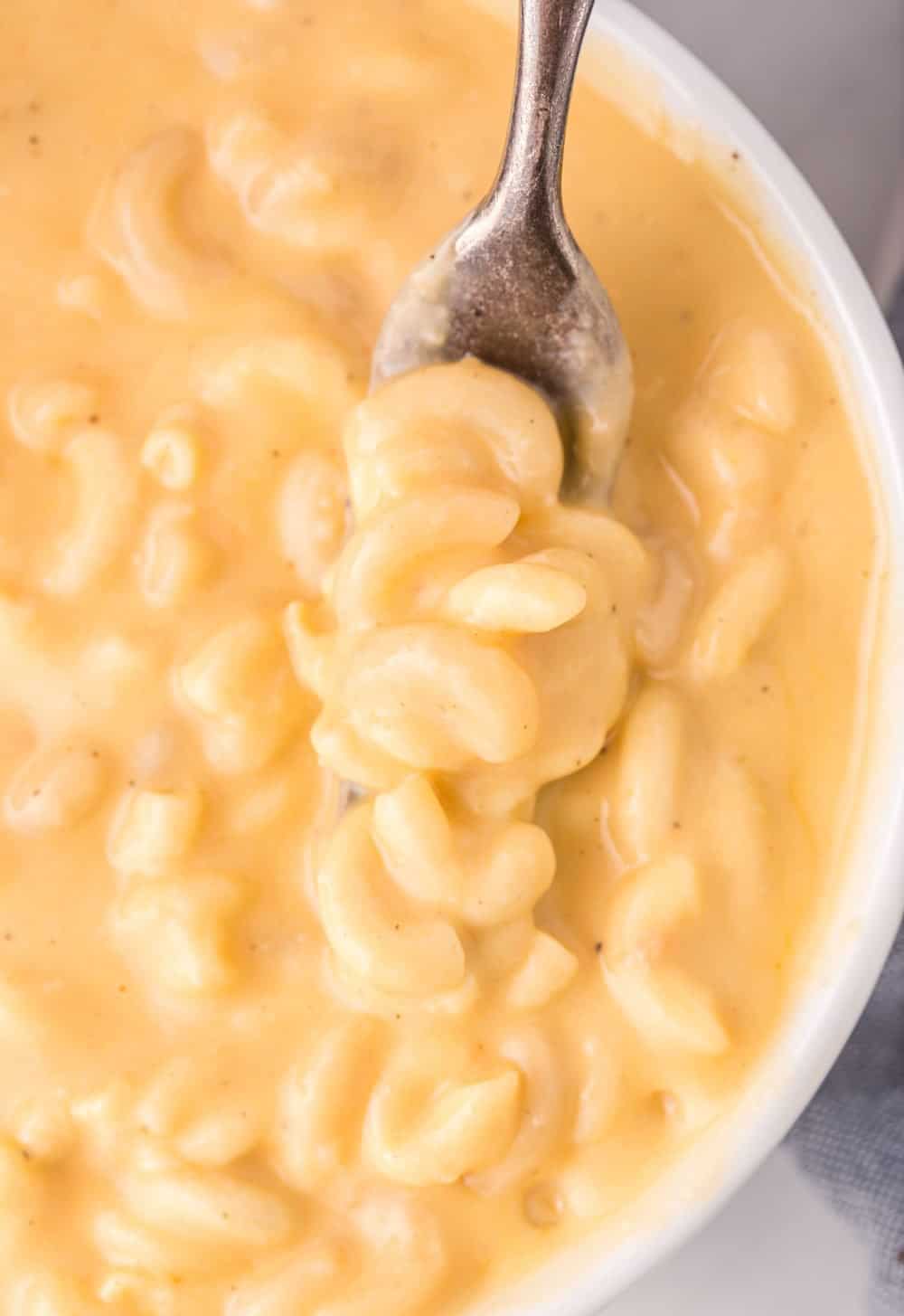 close up bowl of crock pot mac and cheese