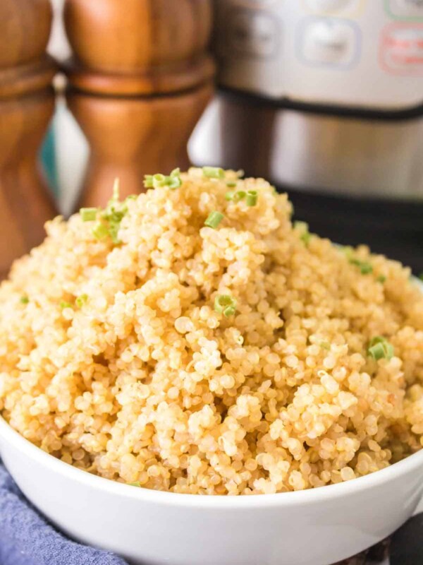 bowl of fluffy quinoa made using the Instant Pot