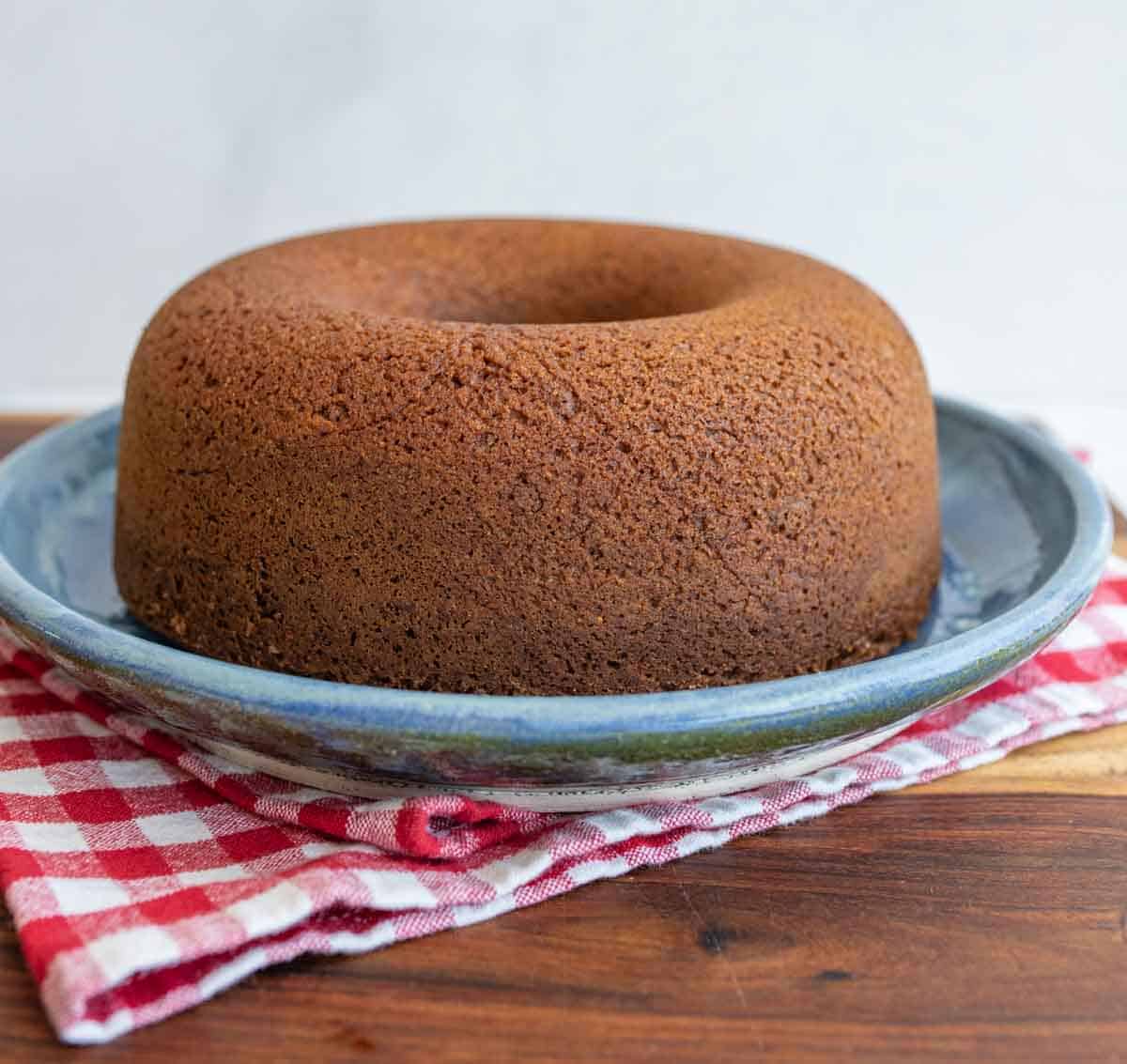 brown bread baked in a circular bundt shape