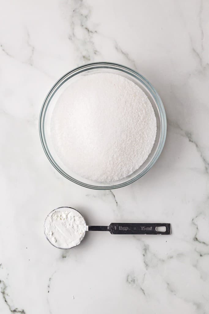 how to make powdered sugar with sugar on the table and in a bowl