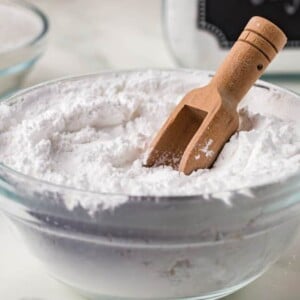 how to make powdered sugar with sugar on the table and in a bowl