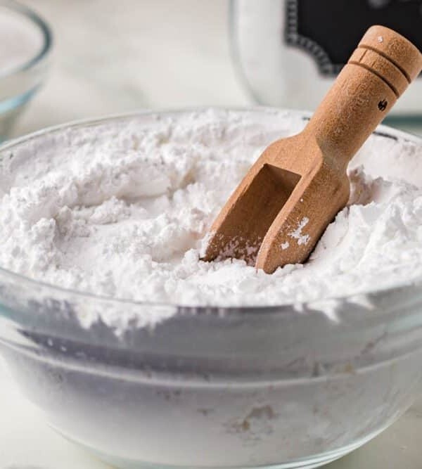 how to make powdered sugar with sugar on the table and in a bowl