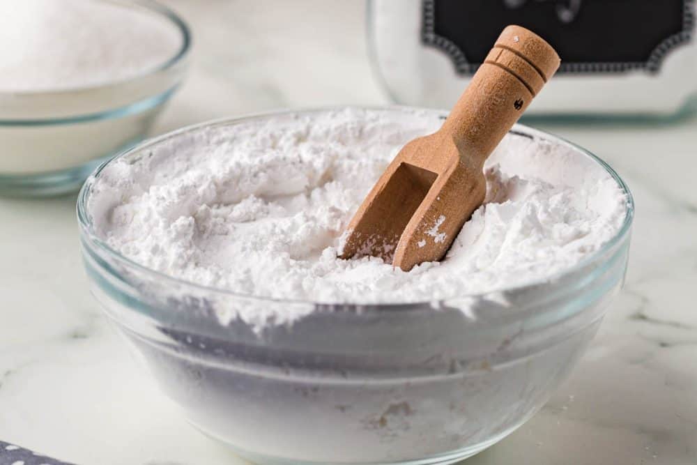 how to make powdered sugar with sugar on the table and in a bowl
