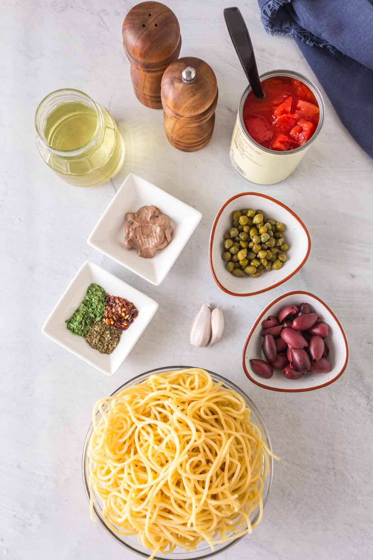 ingredients of pasta puttanesca
