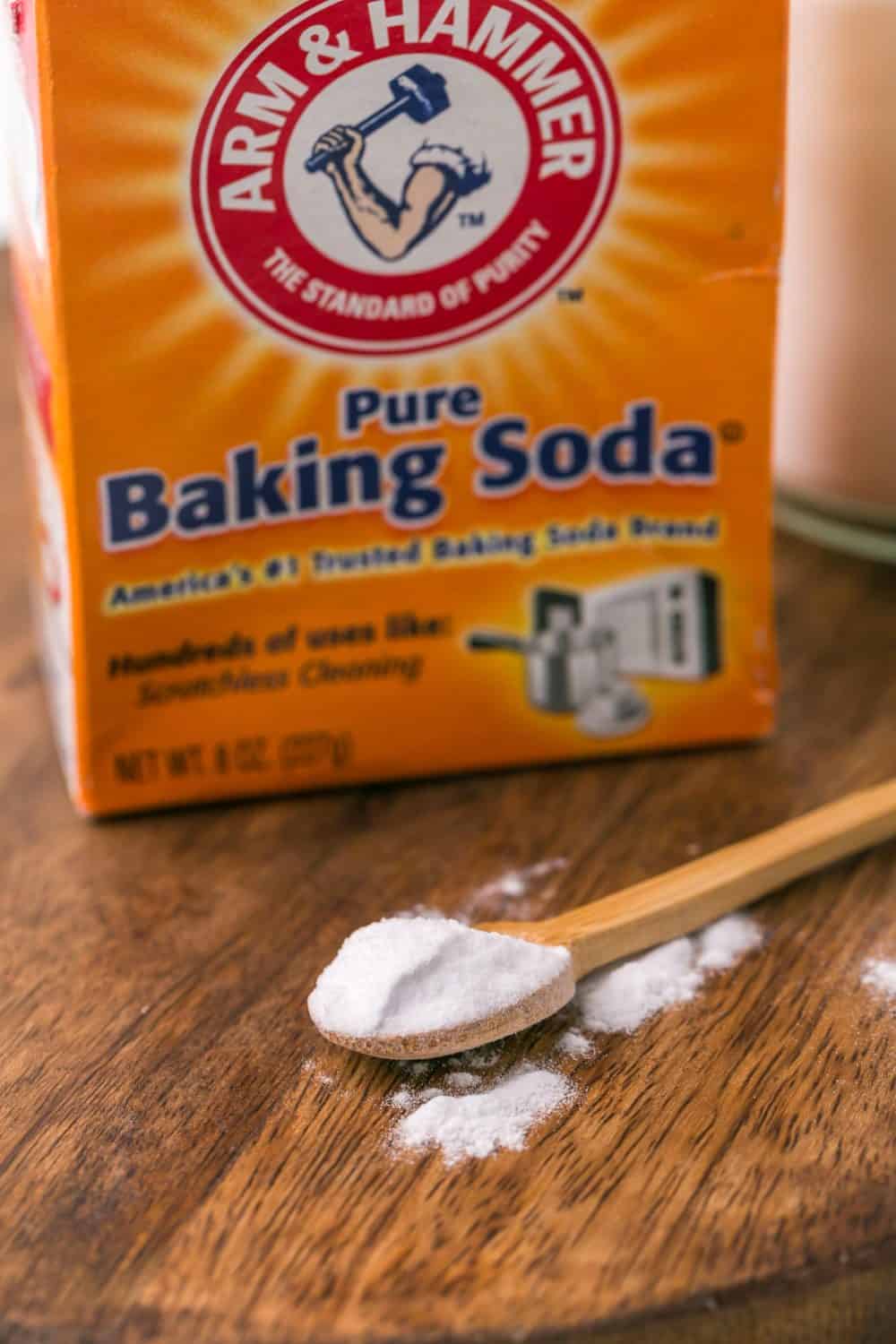 baking soda on a flat wooden soon