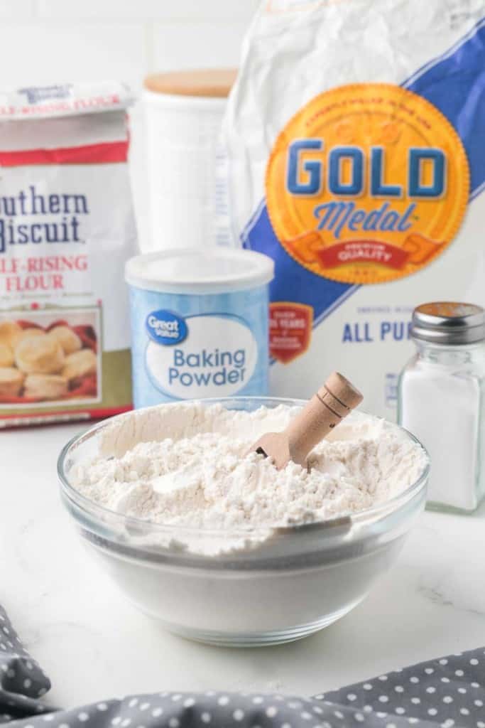 clear bowl of self rising flour