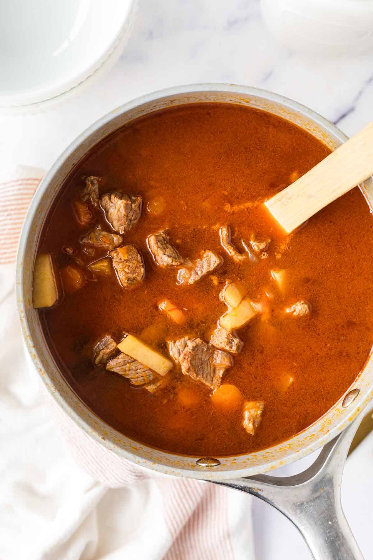 top view of a sauce pan with the Hungarian goulash