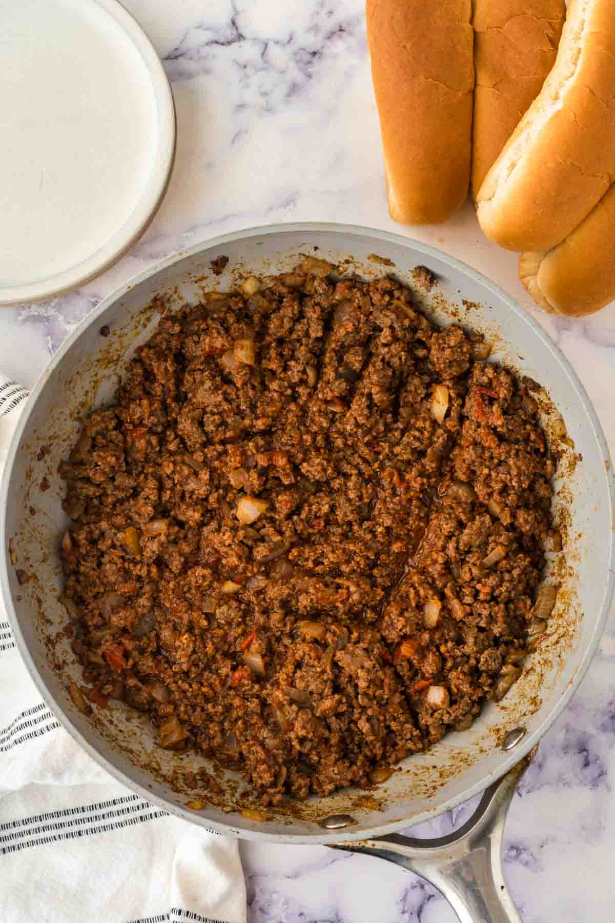 hot dog chili recipe in a pan