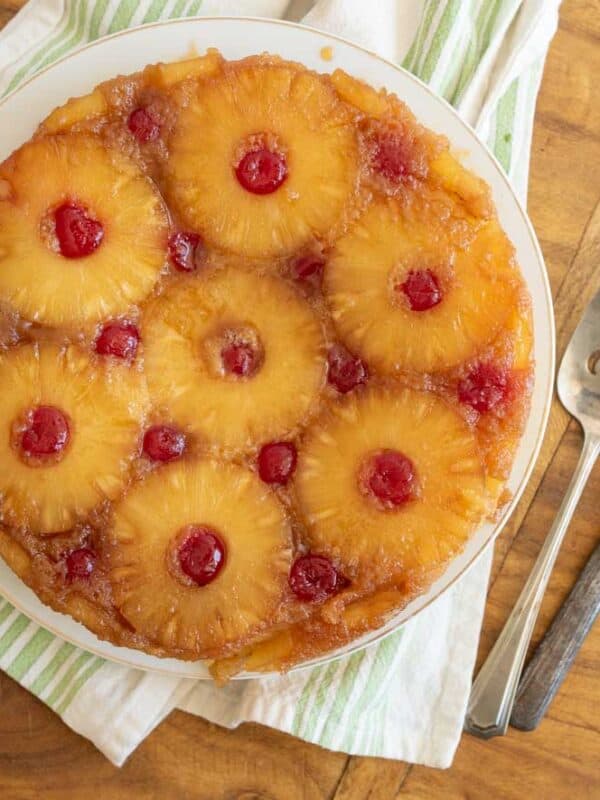 round whole pineapple upside down cake.