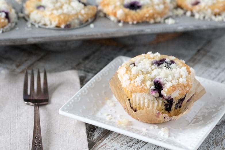 Perfect Blueberry Streusel Muffins: Bakery-Style Crumbly Topping ...